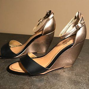 Like New Seychelles Black and Rose Gold Leather Wedge Wm Sz 8